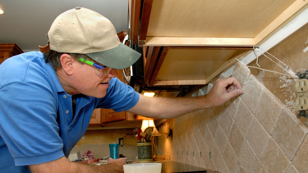 How to Decide if DIY vs. Hiring a Contractor is Right for Your Home Remodel